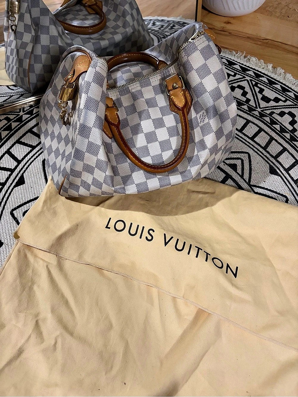 Louis Vuitton Speedy 30 Damier Azur Satchel in White & Blue with dust bag - Picture 3 of 7